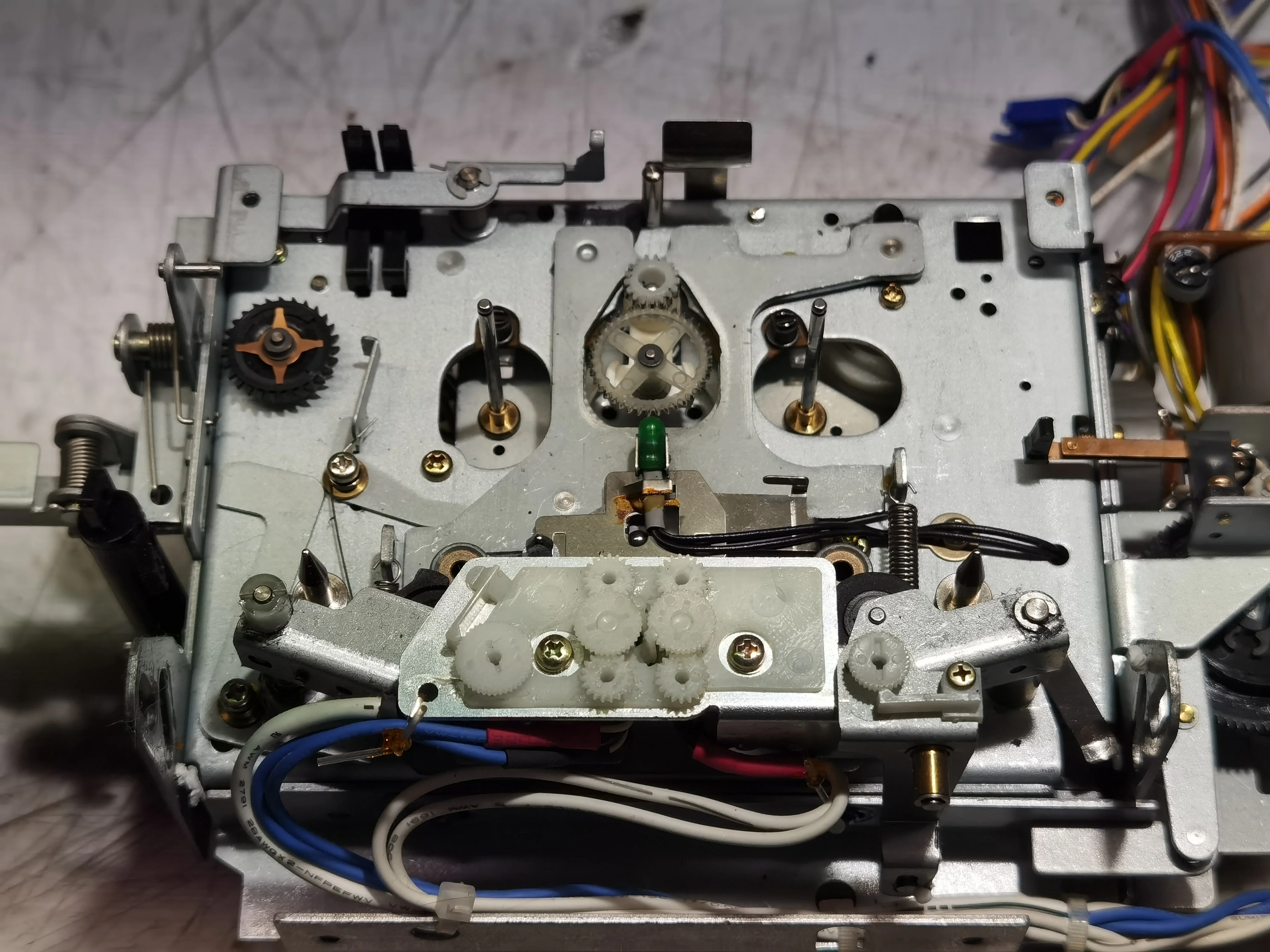 Nakamichi CR-7 - cleaning old grease from mechanism